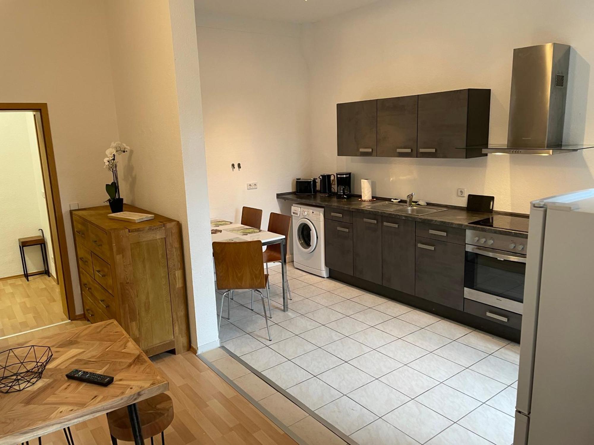Leipziger Strasse - 3 Schlafzimmer - 4 Betten - Balkon - Gratis Stellplatz - Smarttv Apartment Erfurt