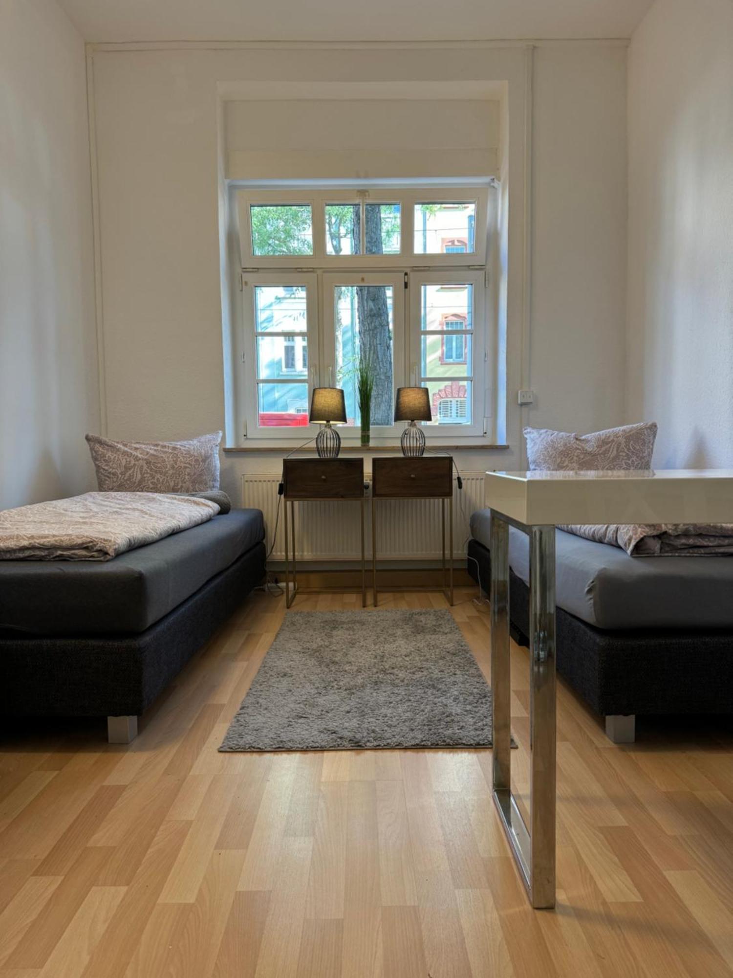 Leipziger Strasse - 3 Schlafzimmer - 4 Betten - Balkon - Gratis Stellplatz - Smarttv * Erfurt